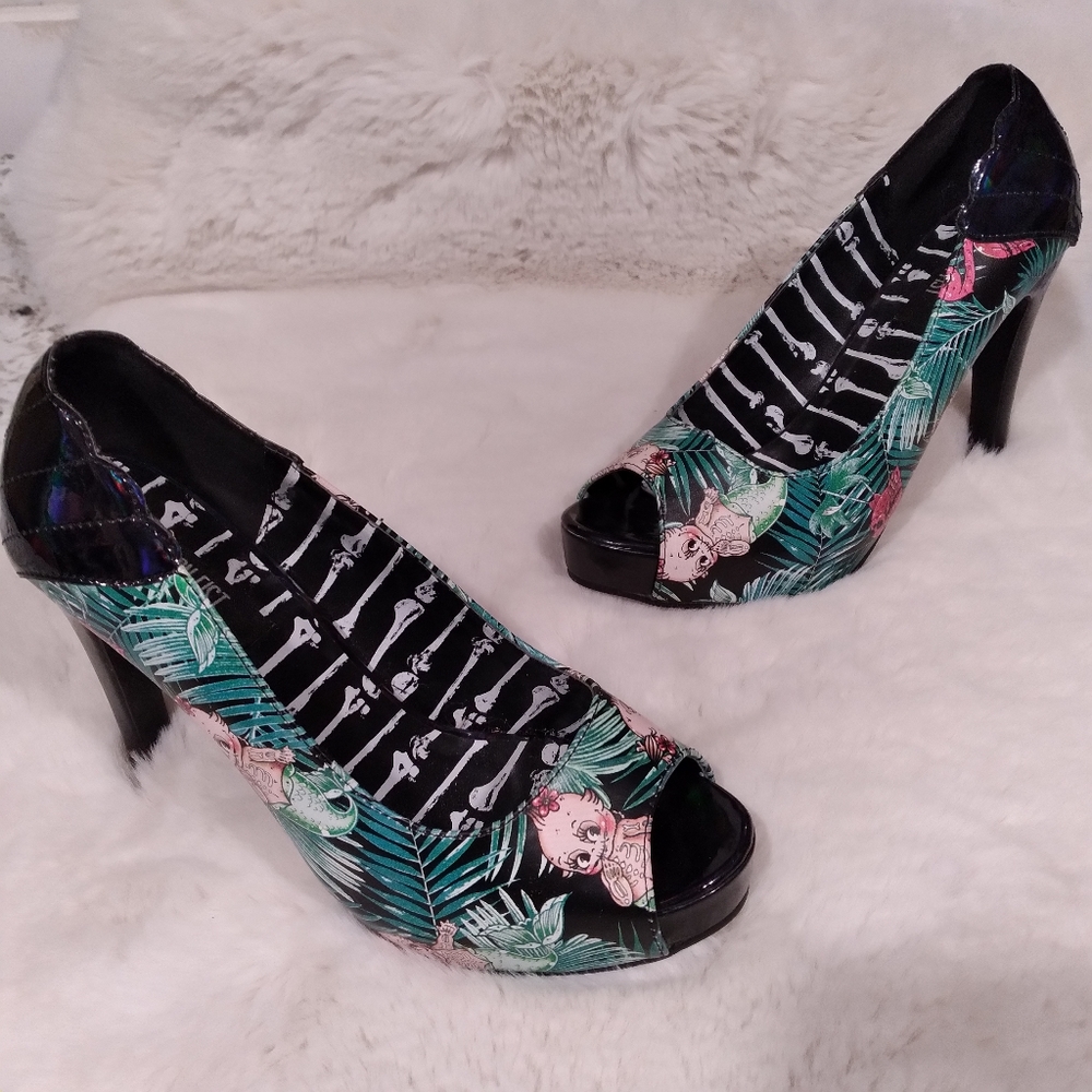 Iron Fist skeleton mermaid babies patterned platform high heels. Size 6 in EUC